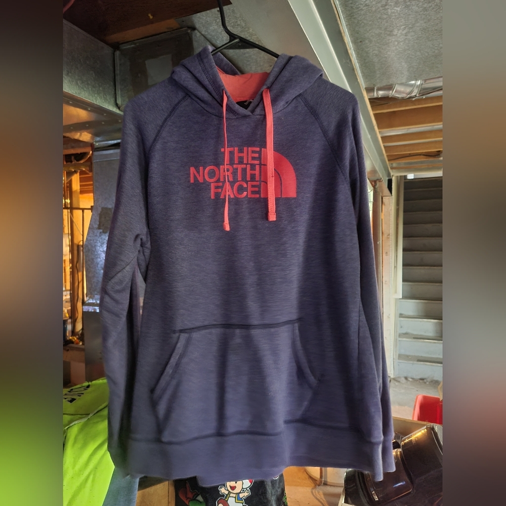 The North Face Women's Purple and Pink Hoodie